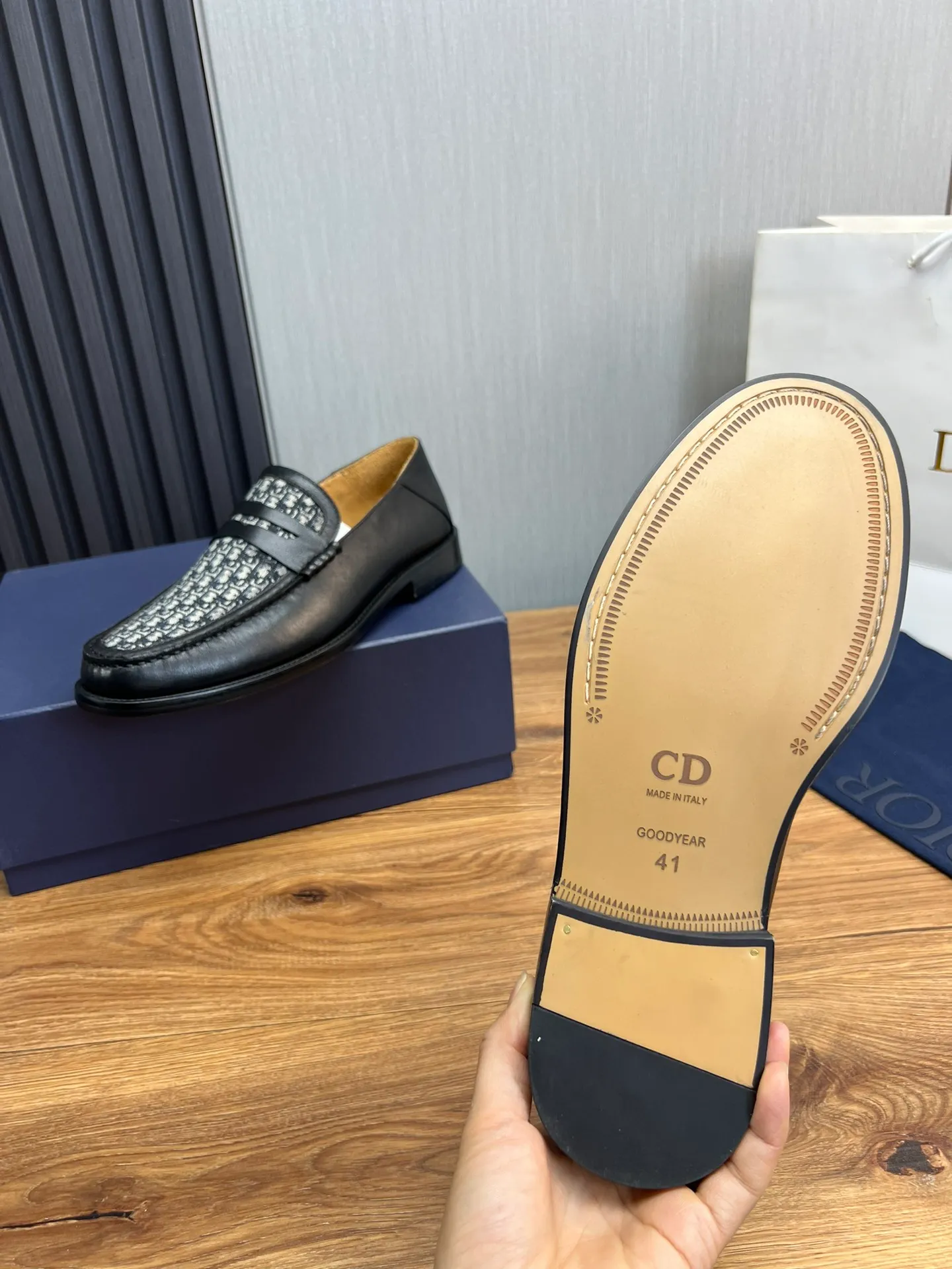 Men's men's shoes 💰580💰 Dior men's business casual leather shoes 👞all made of imported original brand leather, just to create a more comfortable wearing experience, upper: original cowhide ➕ imported sheepskin lining, original non-slip and wear-resistant rubber outsole ✔️36-45 (38.45 non-refundable)